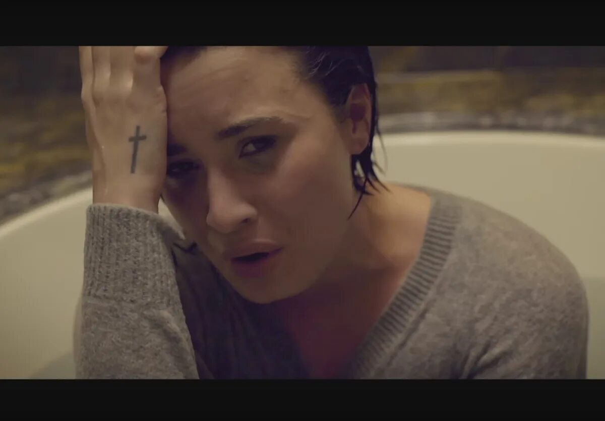 Demi Lovato Stone Cold. Стоун клипы