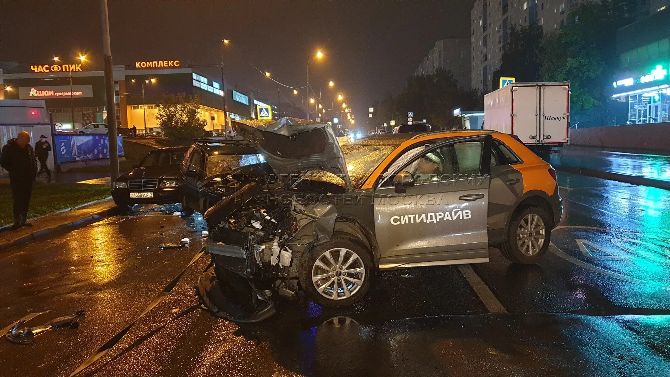 Каршеринг самара. Авария такси и каршеринга на волгоградке в москве. Ддпи каршеринг. Авария каршеринг делимобиль. Виновник каршеринг.