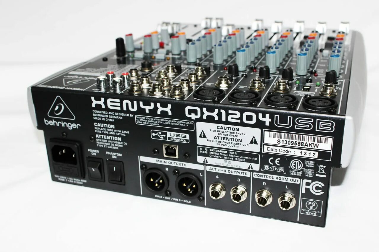 Микшерный пульт xenyx qx1204. Qx1204usb. Behringer xenyx qx1204usb. Микшер behringer xenyx qx1204usb. Кейс на микшер behringer xenyx qx1204usb.
