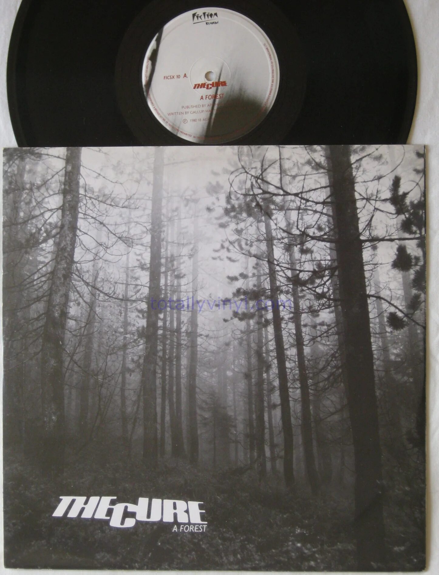 The cure forest. The Cure a Forest. A Forest the Cure текст. The Cure обложка с лесом.