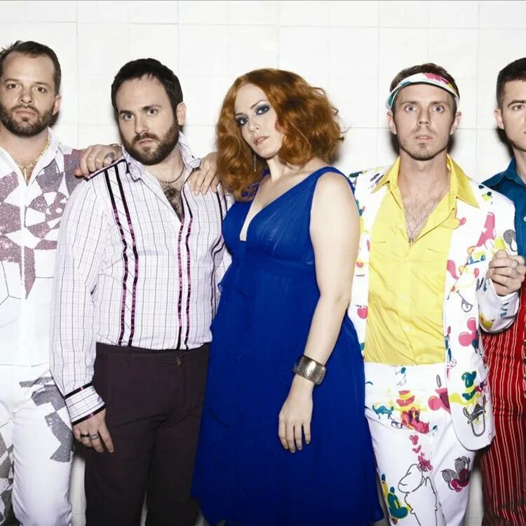 Группа Scissor sisters. Scissor sisters солист. Sib so sisters. Scissor sisters 2004. Группа сестренки