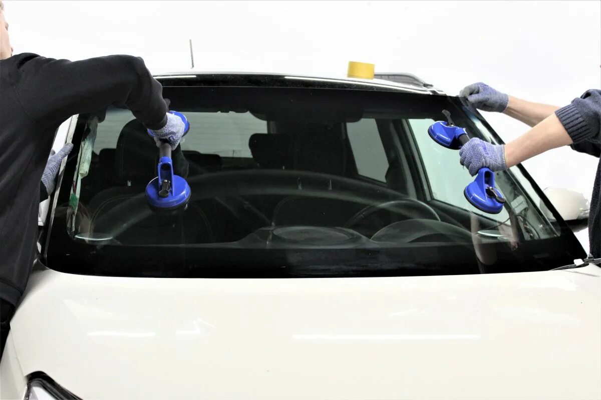 Торговый центр славянский старый оскол. Ул советская 11 д старый оскол. Автостекла старый оскол. Автостекло тирасполь. Автопан автосервис старый оскол на ерошенко.