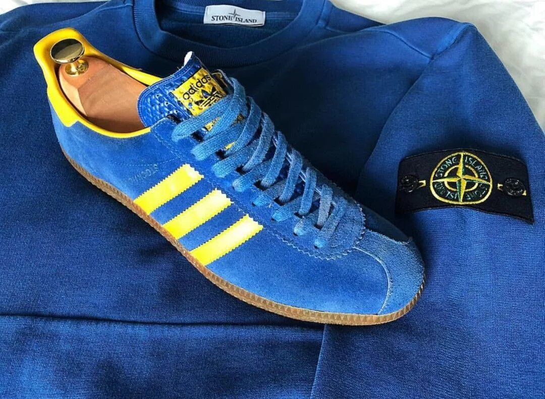 Adidas stone. Кроссовки адидас стон Исланд. Адидас стон Айленд кроссовки. Adidas Gazelle Stone Island. Адидас стоник кроссовки.