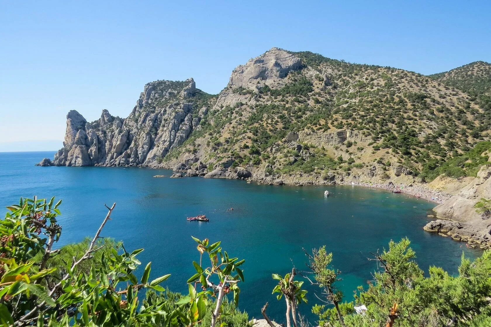 Новый свет крым пляж. Пляж новый свет в крыму. Пляж новый свет в крыму. Новый свет голубая бухта царский пляж. Мыс капчик/царский пляж.