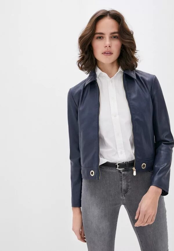 Trussardi одежда. Кожаная куртка труссарди. труссарди джинс куртка кожаная. trussardi 2025. кожаная куртка труссарди женская.