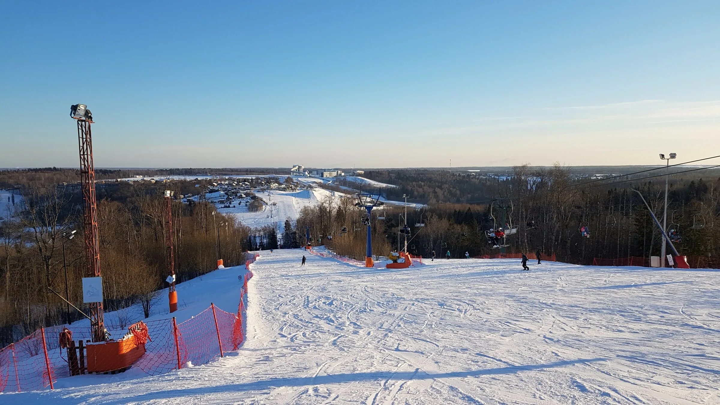 Горнолыжный курорт степаново, яхрома. Степаново фотографии со склонов. Дмитров горнолыжный курорт степаново. Степаново горнолыжный курорт склоны. Степаново фотографии со склонов.