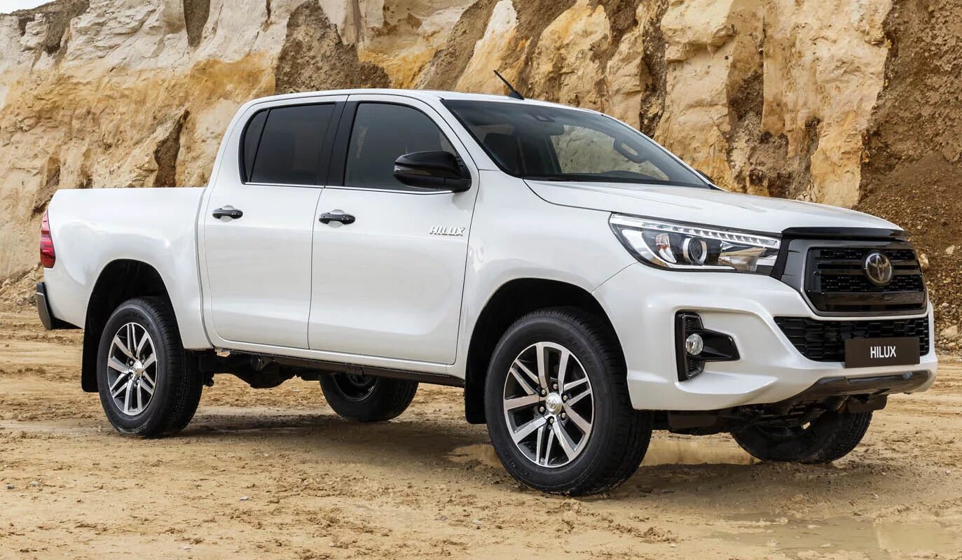 Тойота хайлюкс 2012 цена. Toyota Hilux 2022. Toyota Hilux 2020. Тойота Хайлюкс 4.0 л. Тойота Хайлюкс 2020 белая.