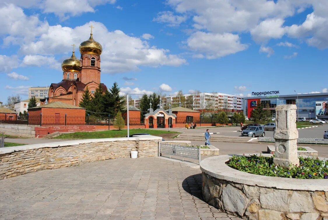 Родник набережные челны. Набережные Челны Боровецкий храм. Боровецкий Родник Набережные Челны. Боровецкая Церковь Набережные Челны бульвар.