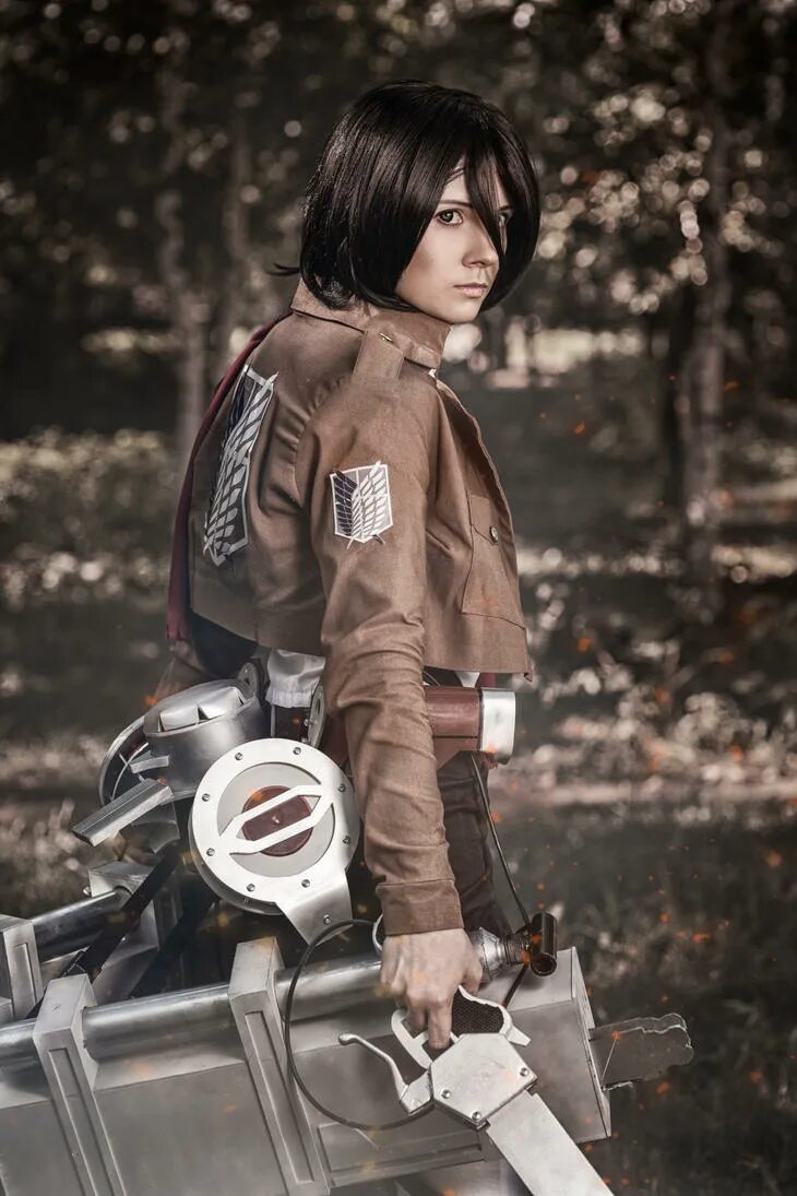 Mikasa cosplay. Микаса Аккерман Cosplay. Микаса Аккерман косплей. Микото Акерман косплей.