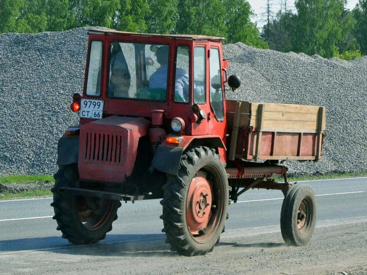 Трактора где купить. Трактор шассик т-16. Трактор т 16 самоходное шасси. Трактор ХТЗ Т 16. МТЗ Т-16.