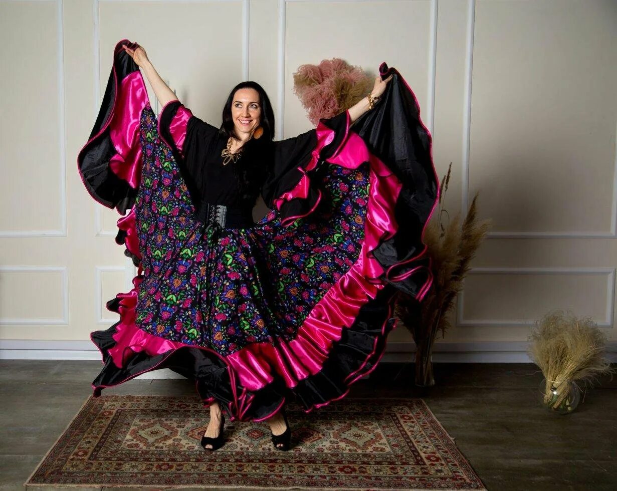Цыганская юбка. Цыганский костюм женский. Цыганское платье для танцев. Цыганская юбка для танца.
