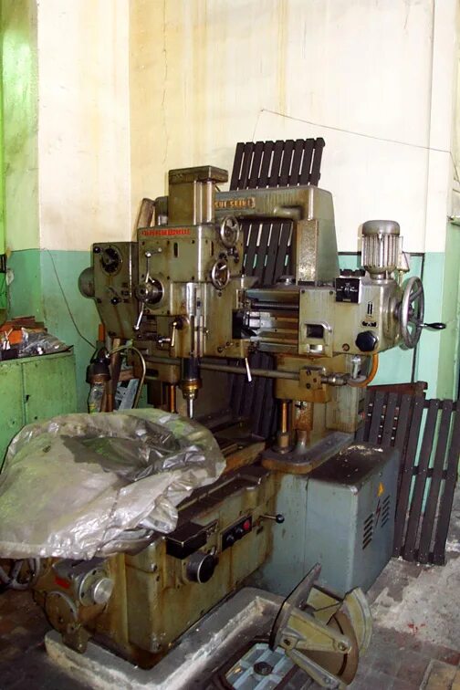 Центрошлифовальный станок мв119. 2е450. Станок 2411 координатно-расточной. Расточной станок 2а450. Станок 2е440а.