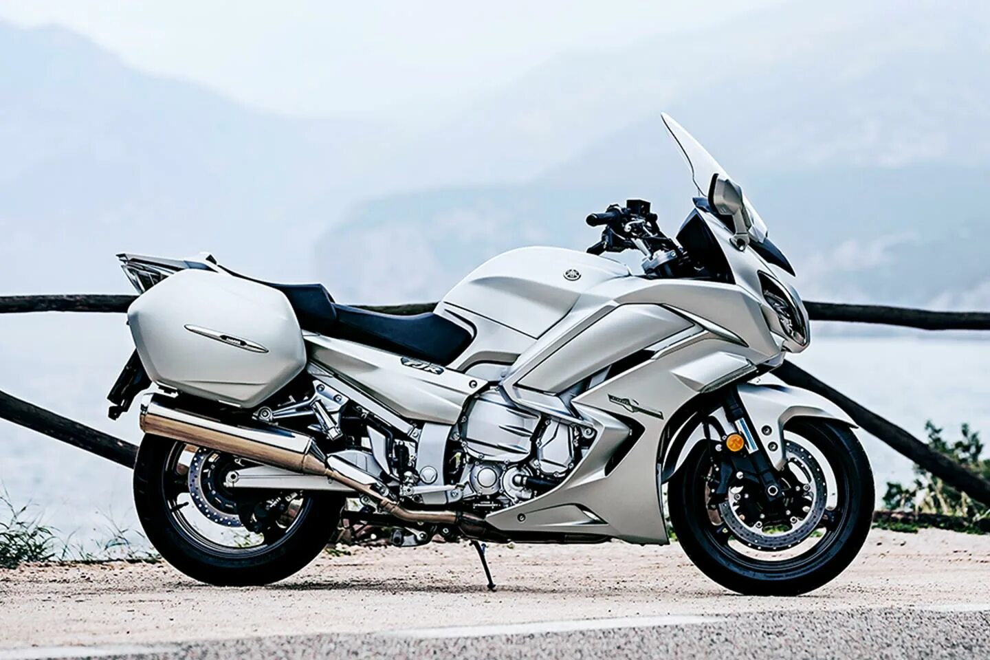 Yamaha FJR 1300 2016. Yamaha FJR 1300 белый. Yamaha fjr1300 2015. Yamaha FJR 2015.