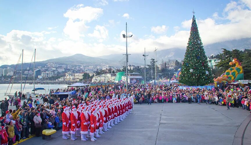 Новогодняя ель на набережной в Ялте - Фотограф в Ялте и Крыму - LiveJournal