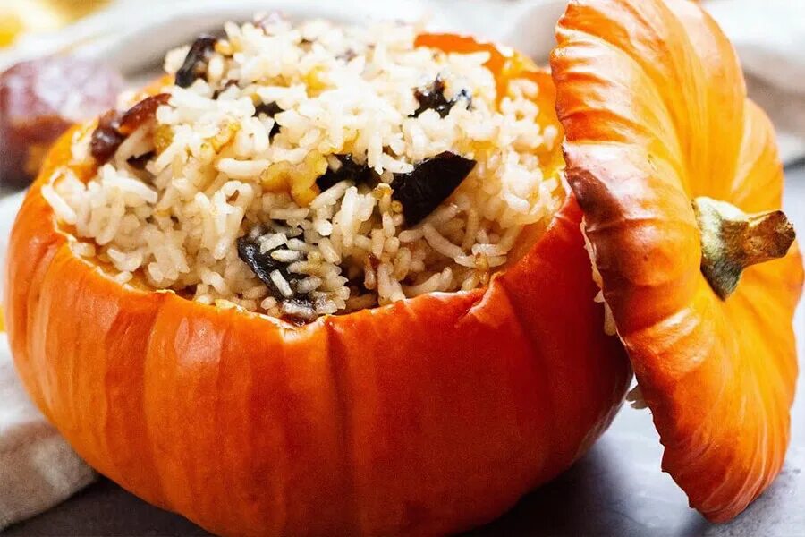 Фаршированная тыква запеченная в духовке. Хапама армянское. Плов в тыкве. Рис запеченный в тыкве. Рис запеченный в тыкве.