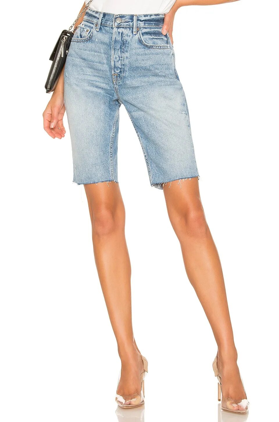 Удлиненные джинсовые шорты. Шорты джинсовые женские длинные. Джинсовые шорты длинные широкие. Обтянутые удлиненные шорты.