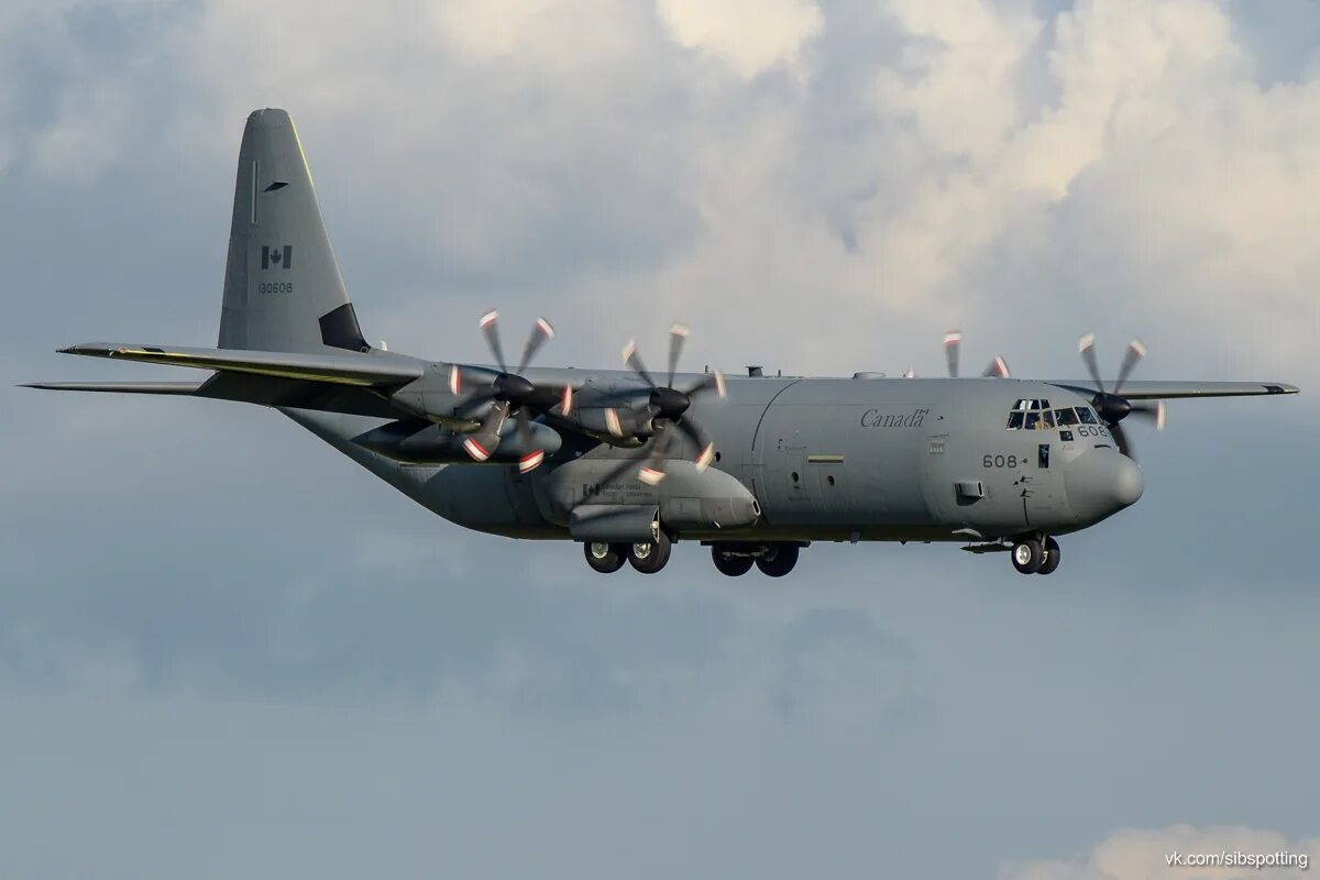 Самолет Hercules c130. Локхид c-130 «Геркулес». Самолет c-130 Геркулес. Локхид с 130j Геркулес.