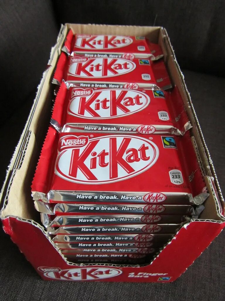 Mine prize. Кит кат шоколад большой. Коробка китката. Кит кат в коробке. Kitkat упаковка.