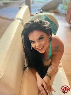 Wenn FSK18 Fotos (XXX) vorhanden sind, werden diese zwischen 23:00h und 6:0...