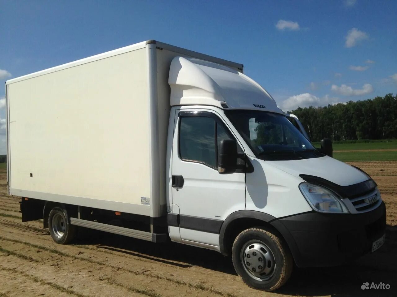 Перевозки 3 5 тонны. Ивеко 3.5 тонны. Iveco до 3.5 тонн. Ивеко 2.5 тонны. Ивеко до 3 тонн.