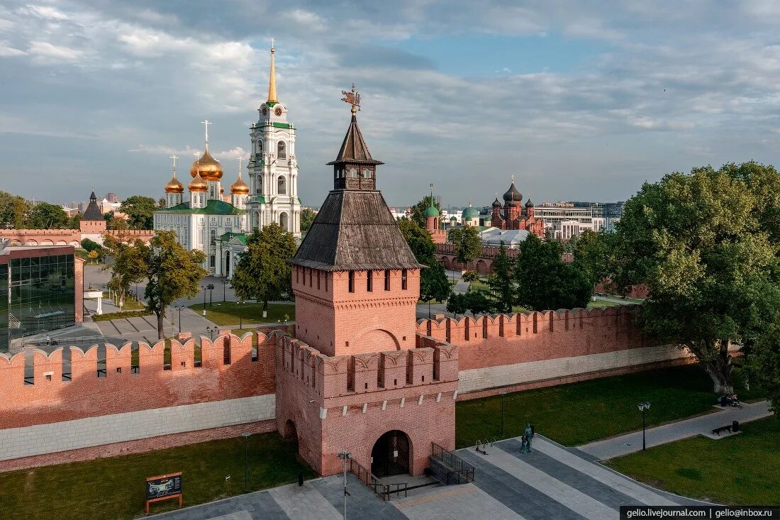Башня Пятницких ворот тульского Кремля. Тула Кремль. Тула Кремль Пятницкая башня. Город Тула Тульский Кремль.