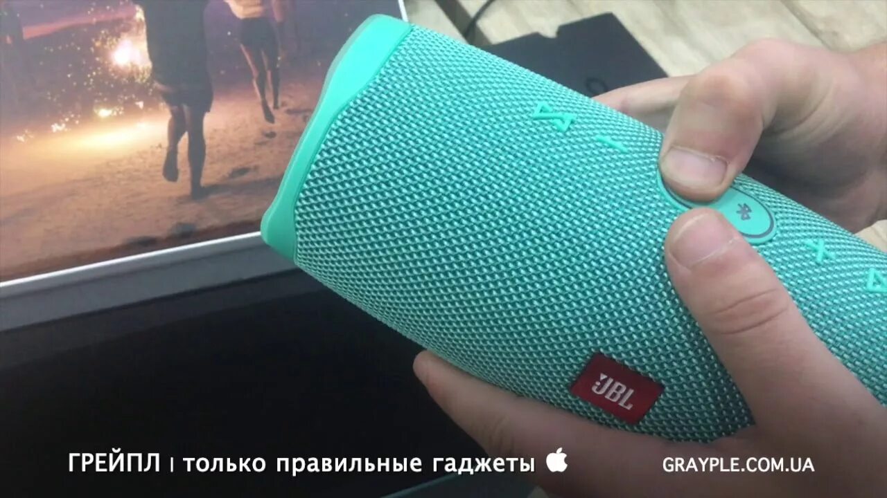 Как отличить колонку. Колонка блютуз JBL чардж 4. Колонка JBL charge 4 оригинал. Колонка JBL charge 5 оригинал. Паленая колонка JBL.