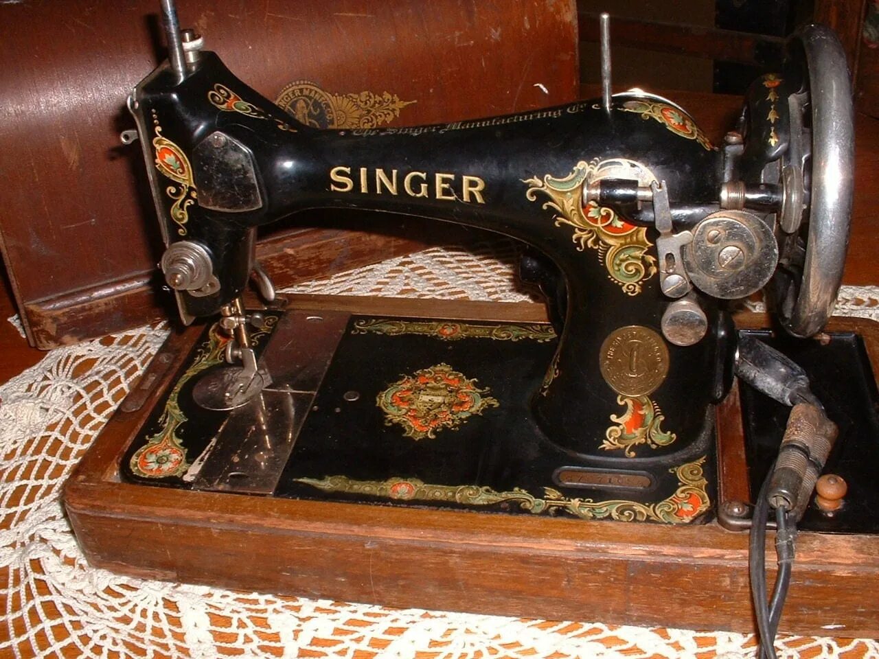 Швейная машинка зингер новая. Швейная машинка (Zinger super 2001). Швейная машинка Зингер s010l. Зингер швейная машинка 1902н. Швейная машинка Зингер 1851.