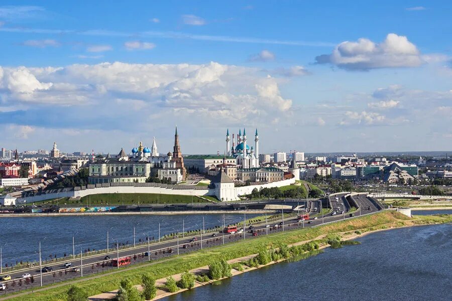 Кремль казань сверху. Импортом казань. Казань обзор города. Казань волга. Казань grand hotel kazan.