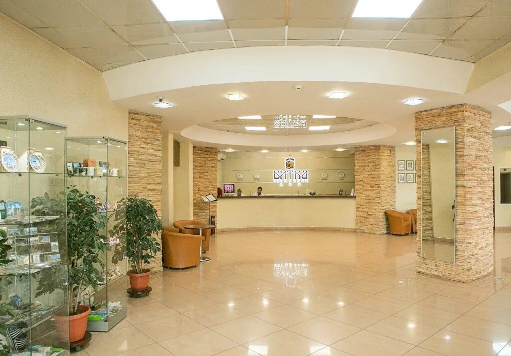 Вятка отели. Центральная гостиница вятка. Гостиница вятка киров. Гостиница вятка киров зима. Гостиница вятка киров фото.