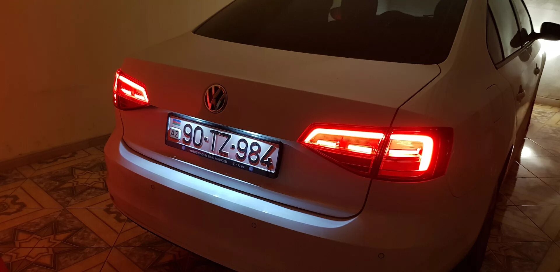 Volkswagen jetta лампочки. Задние фонари VW Jetta 6. Фонари led Volkswagen Jetta 6. Задние фонари Фольксваген Джетта 6. VW Jetta 6 светодиодные фонари.