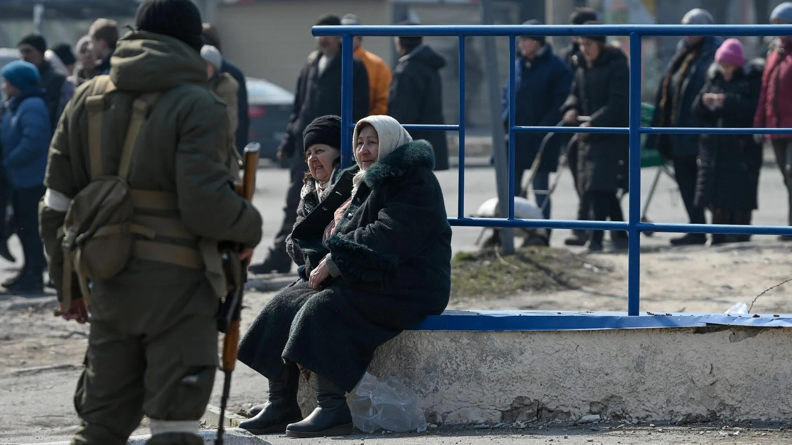 Новости 27.03 2024. Мариуполь беженцы. Украинские беженцы. Жители Мариуполя. Жители России.