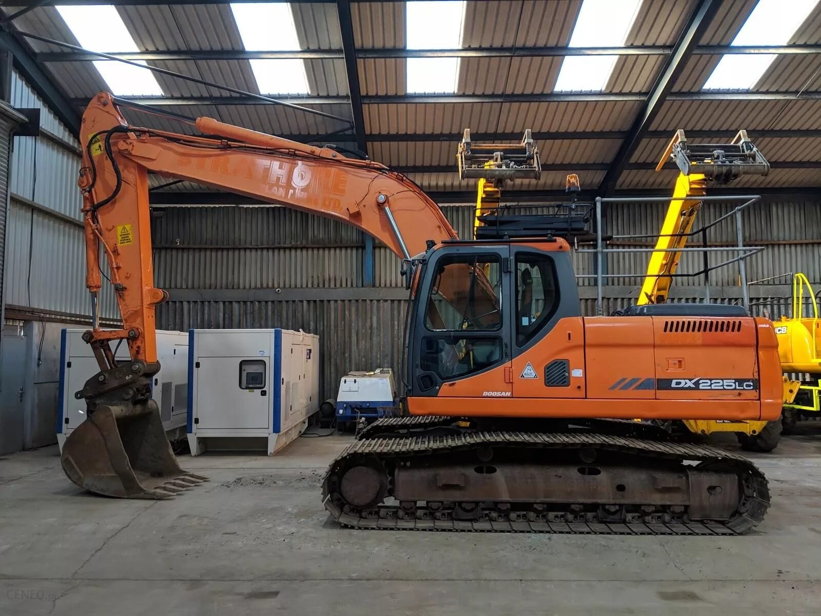 Дусан 225. Doosan dx225. Doosan dx180lc. Дусан 240 экскаватор. Экскаватор дусан 225