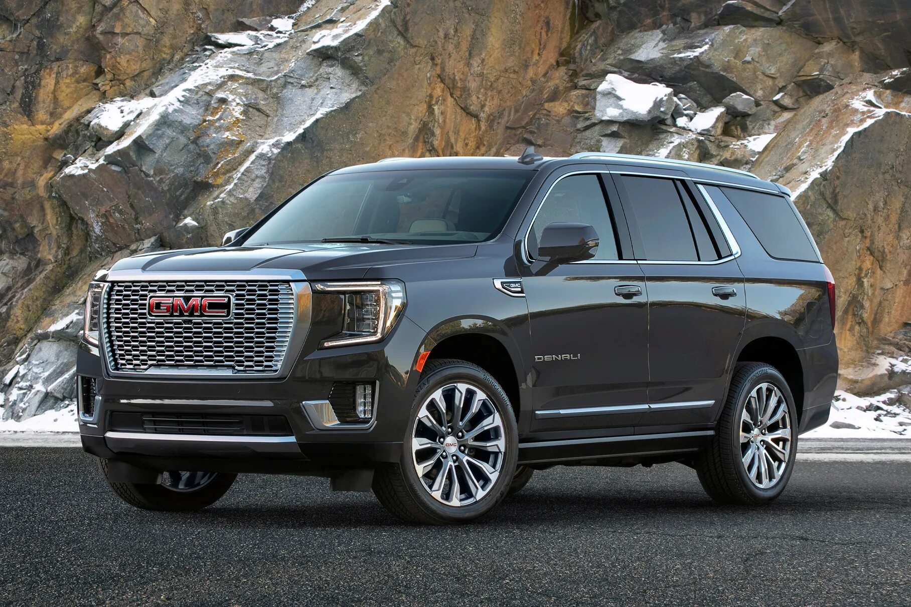 Дорого купить россия. Cadillac Escalade 2021. Кадиллак Эскалейд 2021. Новый GMC Yukon 2021. Новый GMC Юкон Денали 2020.