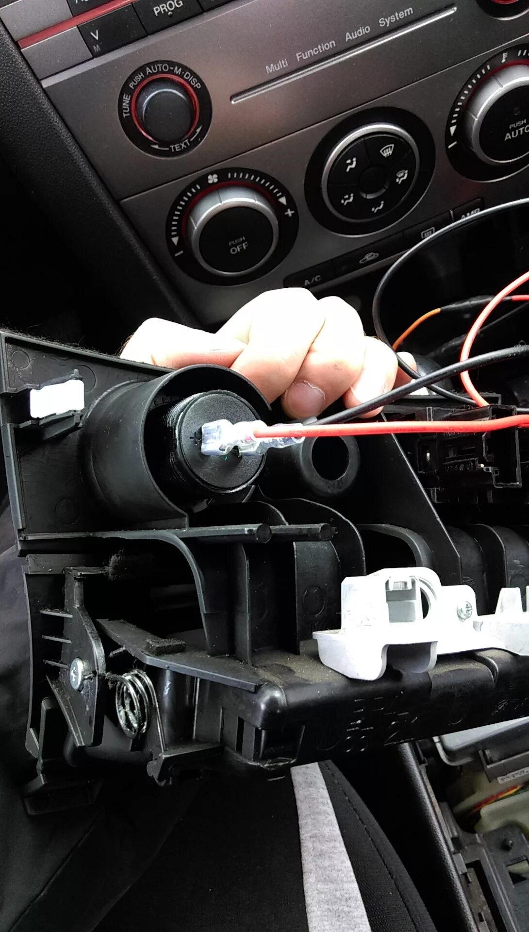 Как снять прикуриватель мазда 3 бк Подсветка прикуривателя Mazda 3 (1G) BK, 1,6 л, 2007 года электроника DRIVE2