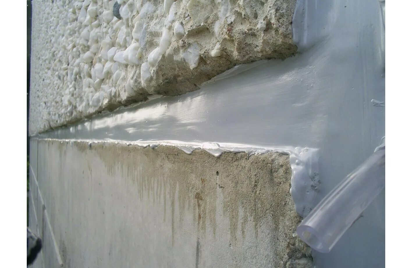 Вилатерм для швов. Теплоизоляция швов панельных. Герметик изобокс для межпанельных швов. Шнур вилатерм для деформационных швов. “теплый шов” межпанельных швов зданий.