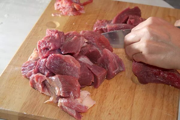 Как снять пленку с мяса Как быстро снять пленку с масленка