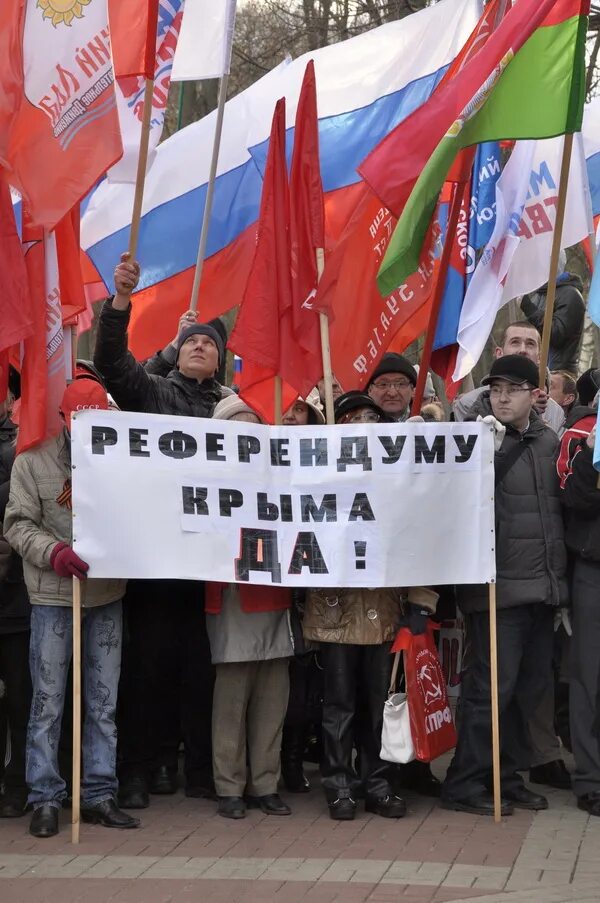 Проведение референдума в крыму. Крымский референдум 2014. Митинг в поддержку референдума в Севастополе. Митинг в поддержку референдума.