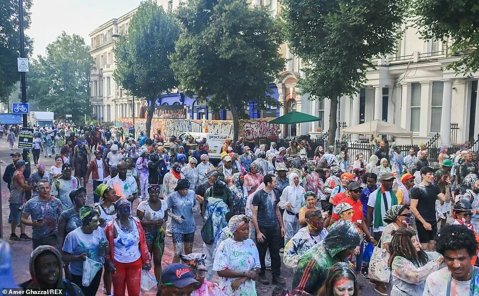 Стрит фест 2022 фото. Festival street is. Street fair. Фестиваль на улице. Фестиваль уличной еды.