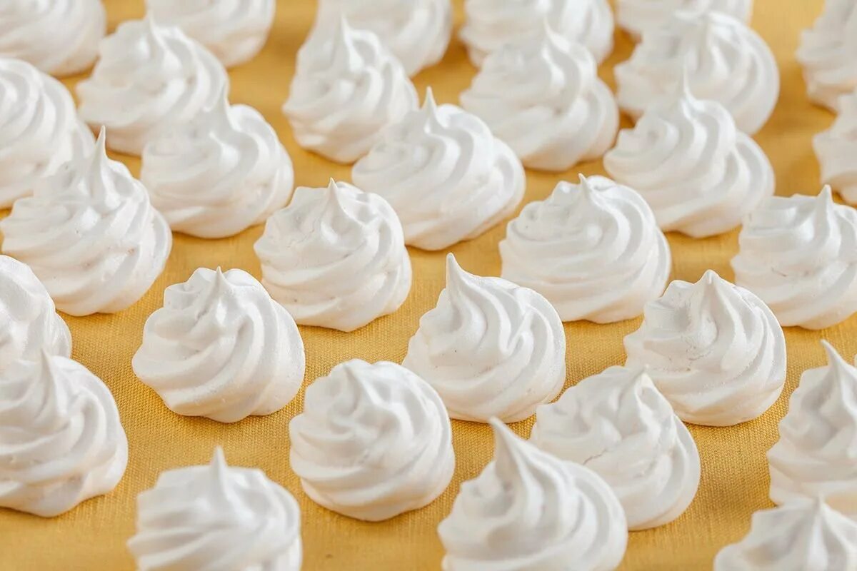 Безе, меренга — Meringue. Безе воздушное "меренги Classic". Пирожное Бизе безе. Французские безешки. Безе печенье в духовке