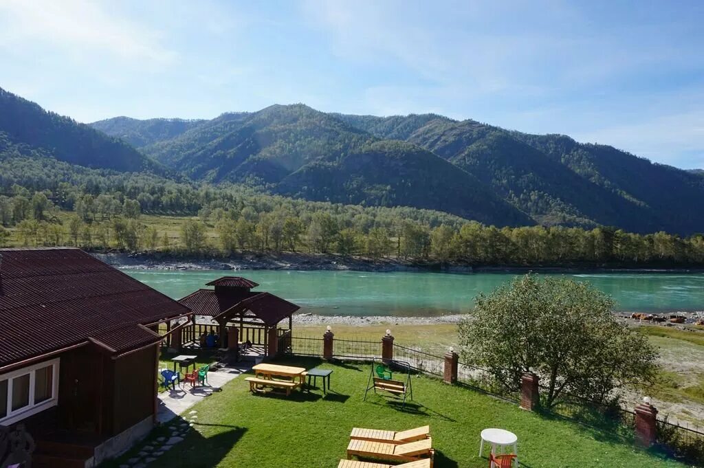 Турбаза ом тур горный алтай. Чемальское заречье, село чемал. Чемальское заречье горный алтай. Кемпинг млечный путь чемальский район. Чемал отдых.