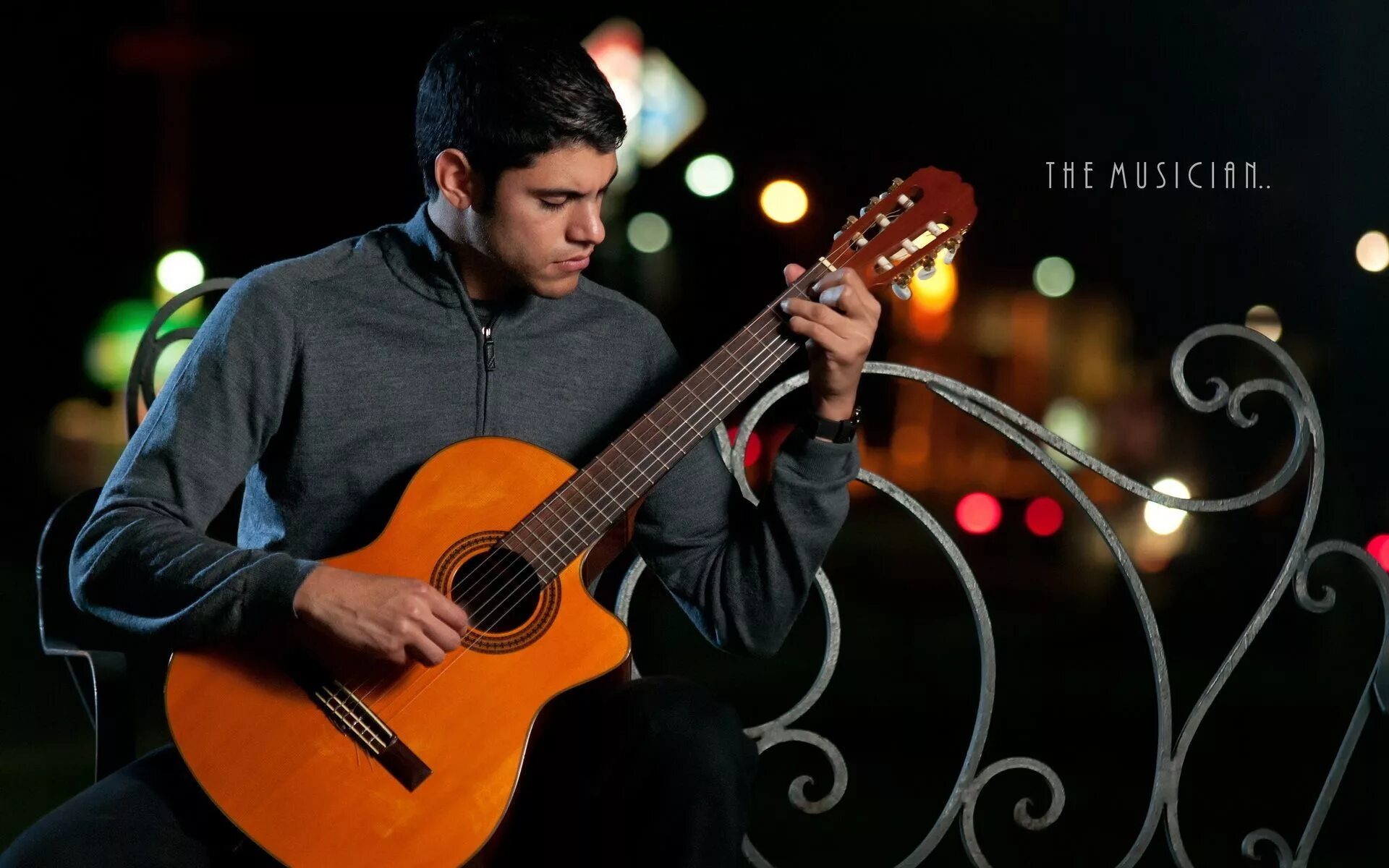 Гитара слушать музыку лучшее. Армик иранский гитарист. Испанская гитара. Испанская гитара фото. Испанская гитара обои.