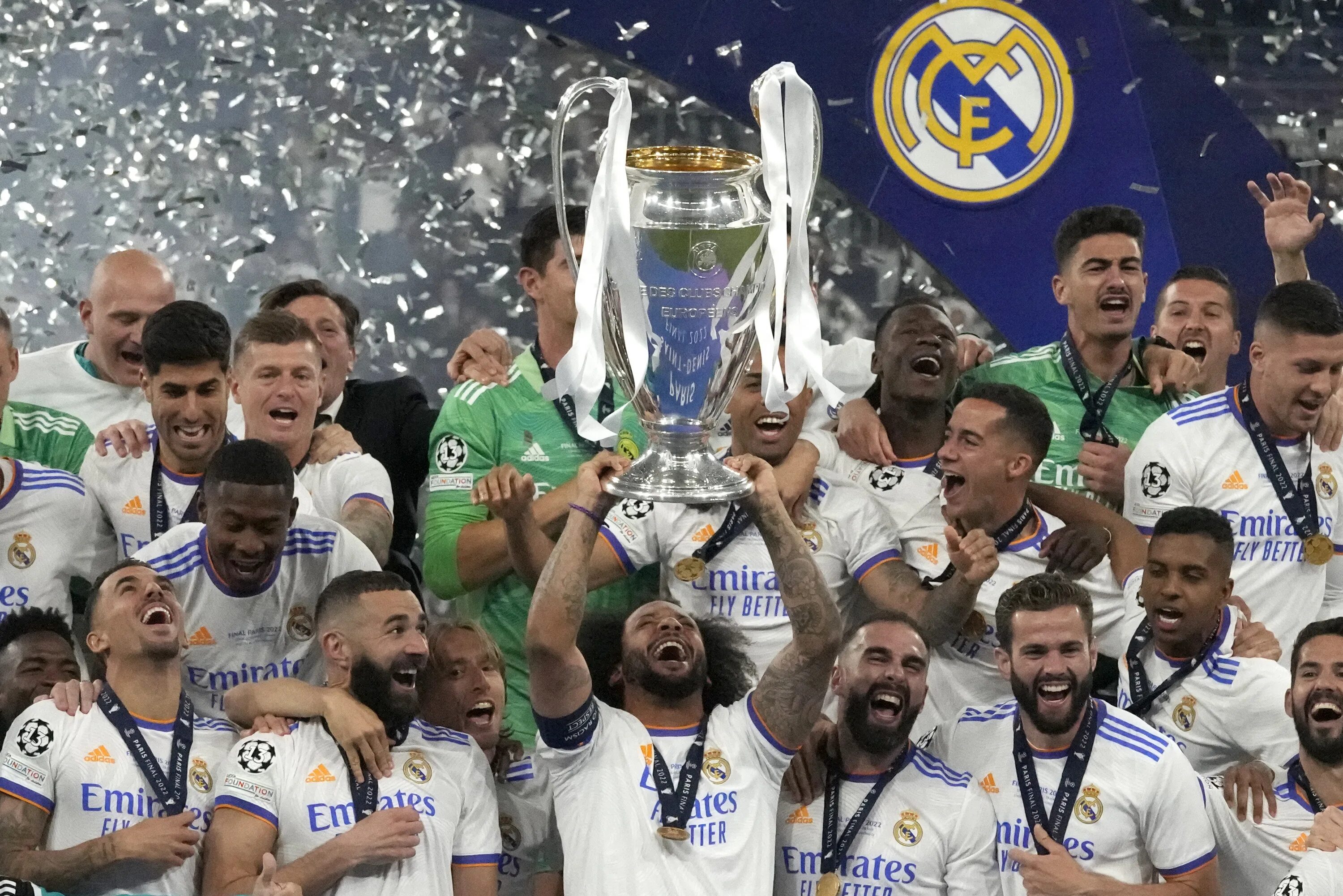 Real madrid champions. Лига чемпионов 2021 22 Реал Мадрид. Htfk vflhbl abyfk KX. Реал Мадрид 14 Кубок ЛЧ. Реал Мадрид Ливерпуль финал Лиги чемпионов.