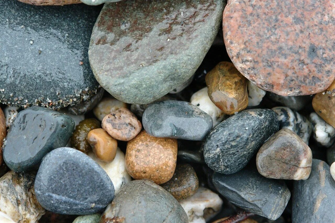 Разнообразие камней. Нефрит галечник. Морские камни. Красивые камушки. Камни морская галька.