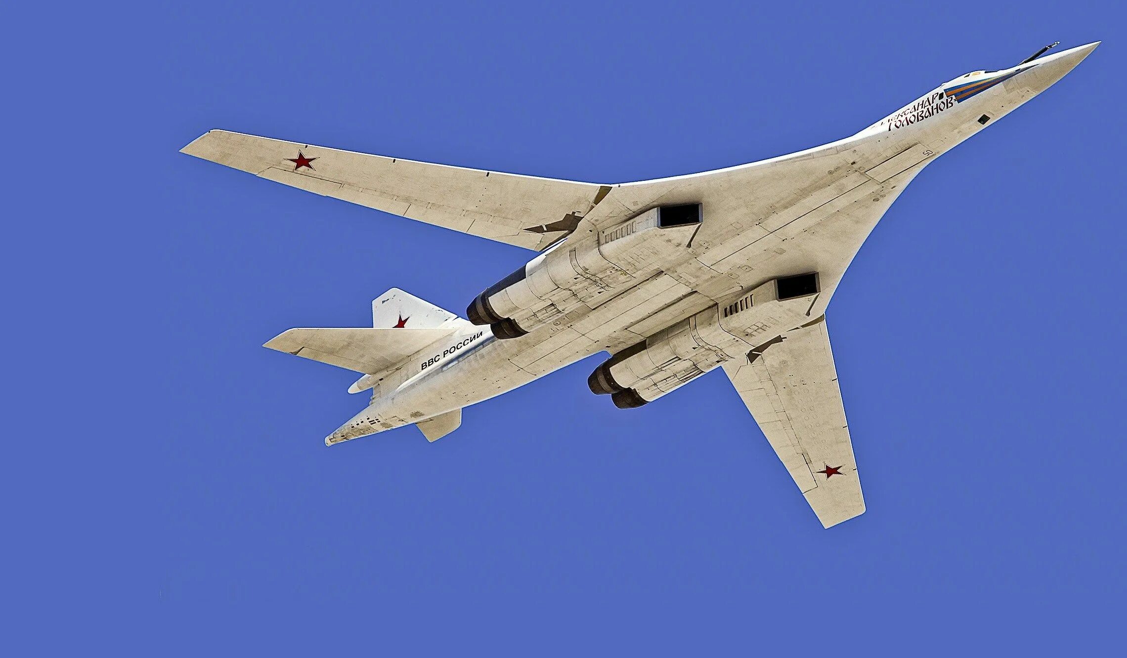 Сколько у россии ту 160. Ту-160м белый лебедь. Ту160м ЛТХ. Ту-160 белый лебедь. Ту-160 сверхзвуковой самолёт белый лебедь.