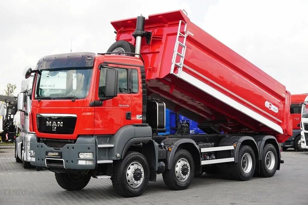 Самосвал howo zz3257n4947с1. 390. Водитель самосвала вольво. Водителя самосвала москва московская область. 440 бортовая.