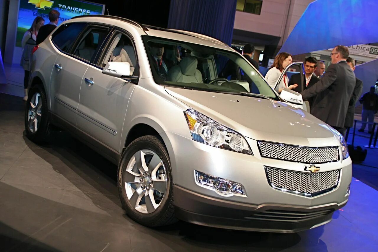 Купить шевроле чебоксары. Кроссовер Chevrolet Traverse 2009. Шевроле Эпика кроссовер. Шевроле Монтана. Шевроле MW 2007.