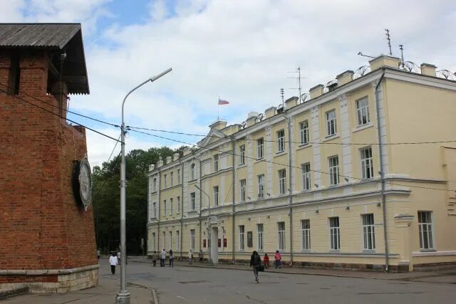 Мэрия смоленска. Смоленск архитектура. Улица октябрьской революции (смоленск). Здание земской управы смоленск. Администрация города смоленскаадми.