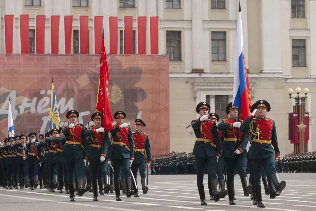 торжественный марш какое лицо. парад 7 ноября 1941. маршируют на красной площади. парад 7 ноября. торжественный марш какое лицо.