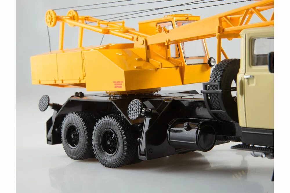 Кс 4561 авд моделс. Краз 250 кс 4561 ssm. краз 250 автокран. кс-4561 (250) в масштабе 1 43. масштабные модели автокранов.
