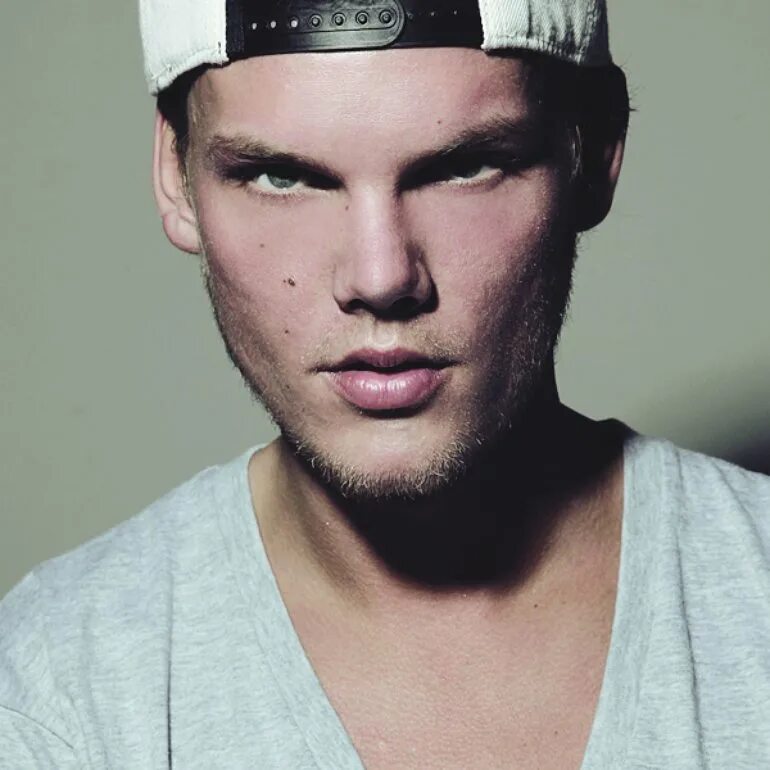 Avicii. Авичи шведский диджей. Avicii 2009. Дата рождения Авичи. Avicii brother